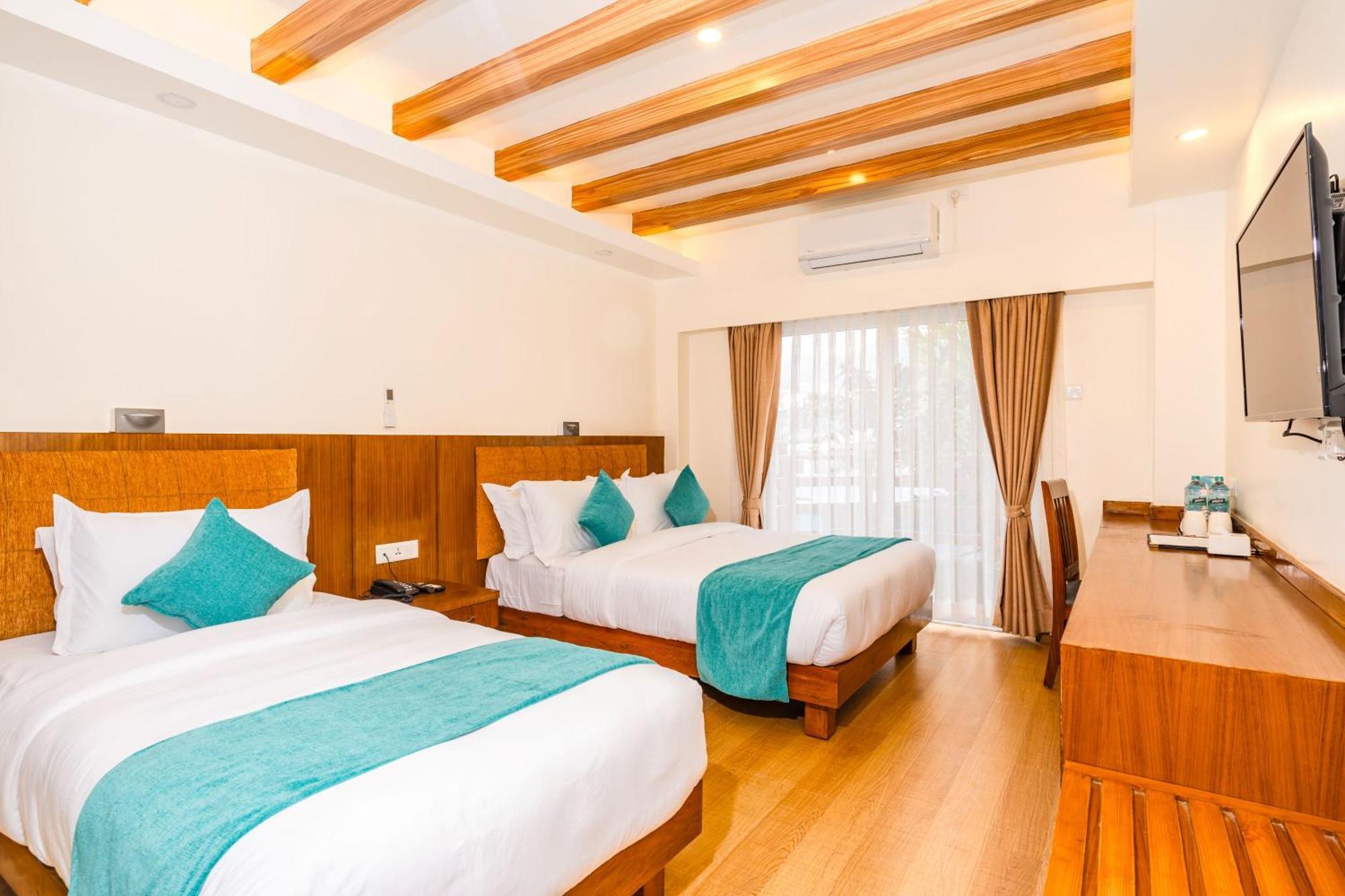 Pokhara Alpine And Springs Hotel Exterior foto