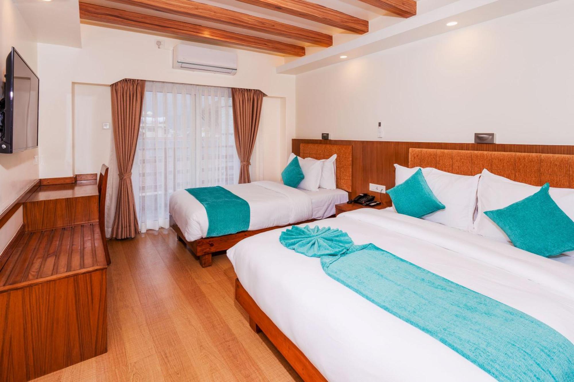 Pokhara Alpine And Springs Hotel Exterior foto