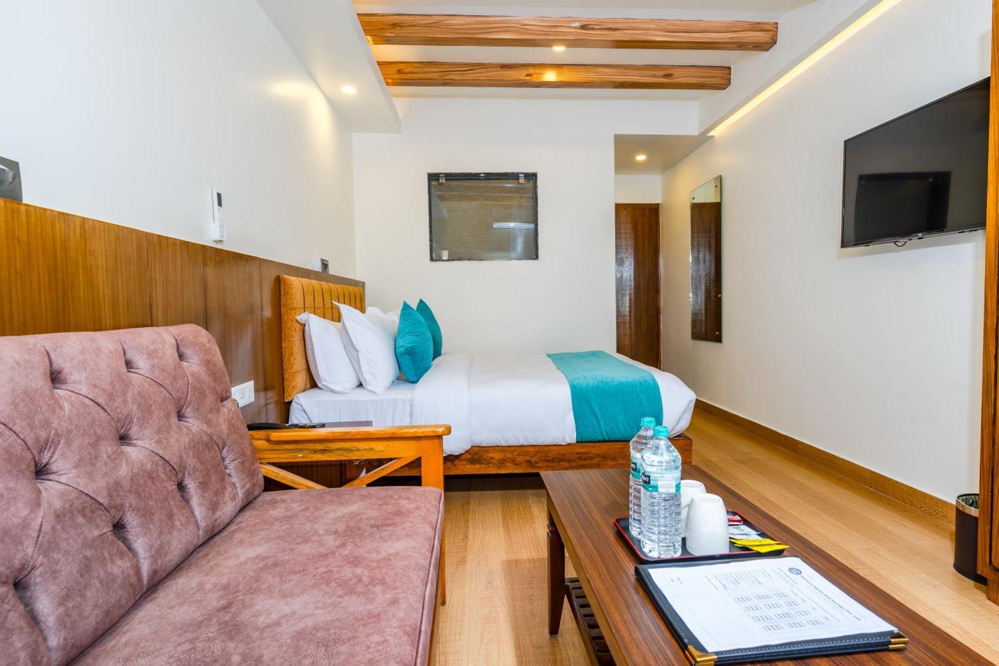 Pokhara Alpine And Springs Hotel Exterior foto