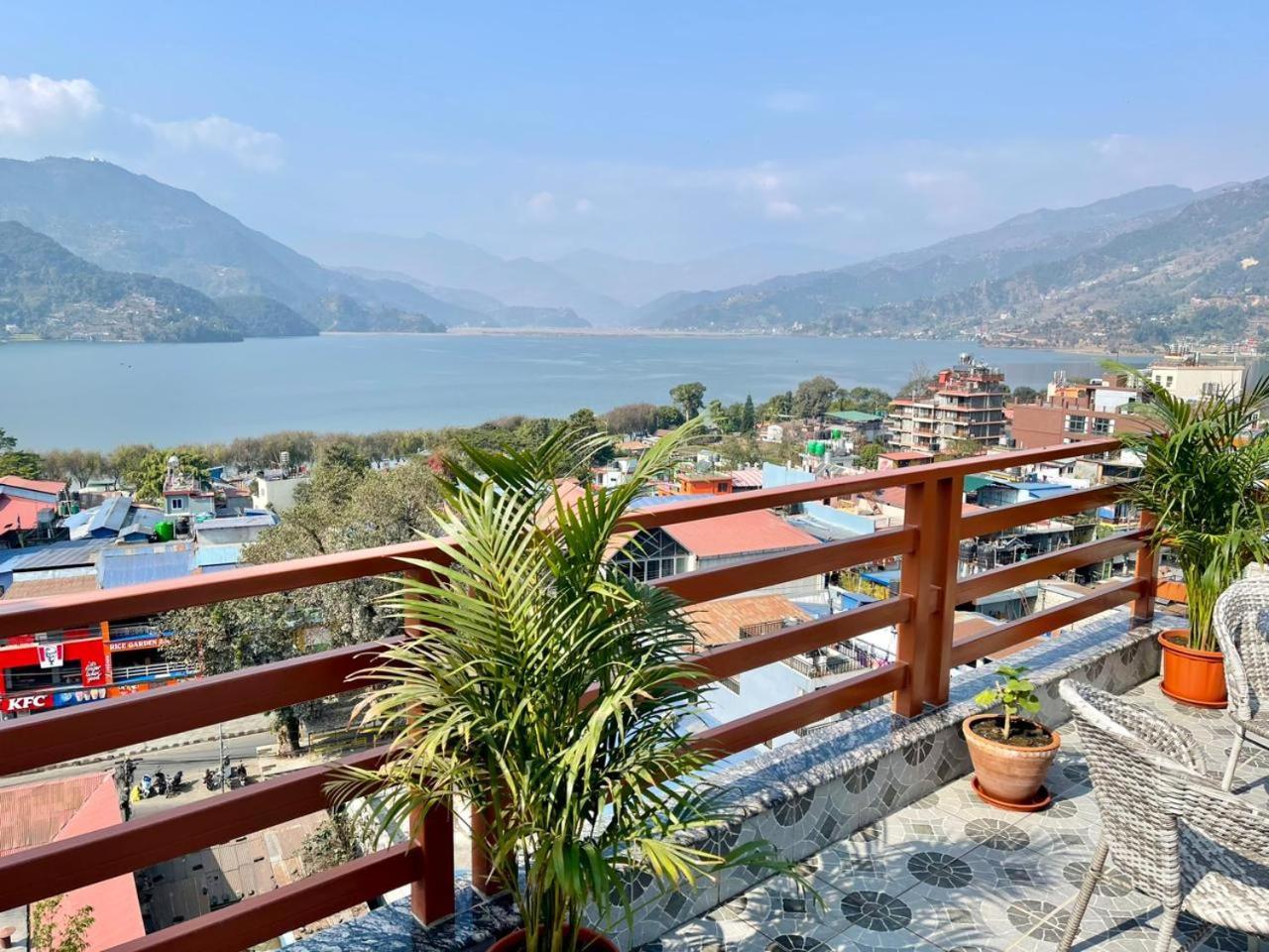 Pokhara Alpine And Springs Hotel Exterior foto