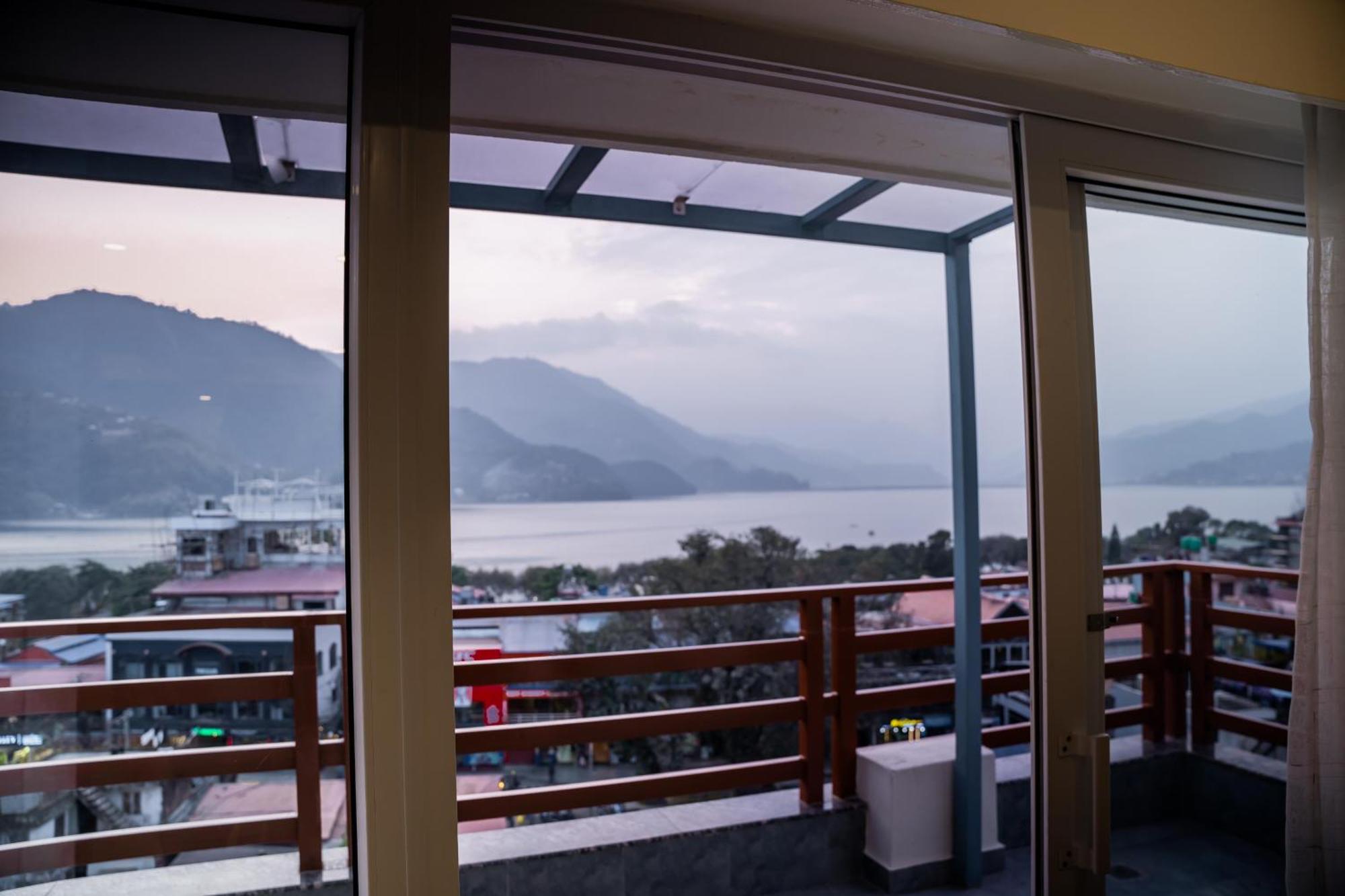 Pokhara Alpine And Springs Hotel Exterior foto