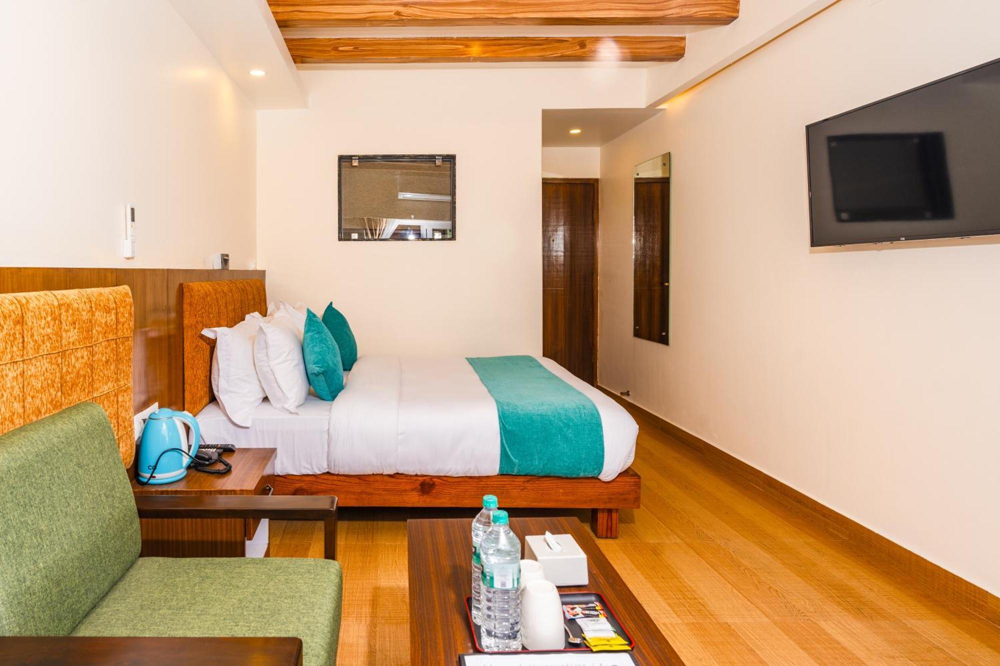 Pokhara Alpine And Springs Hotel Exterior foto
