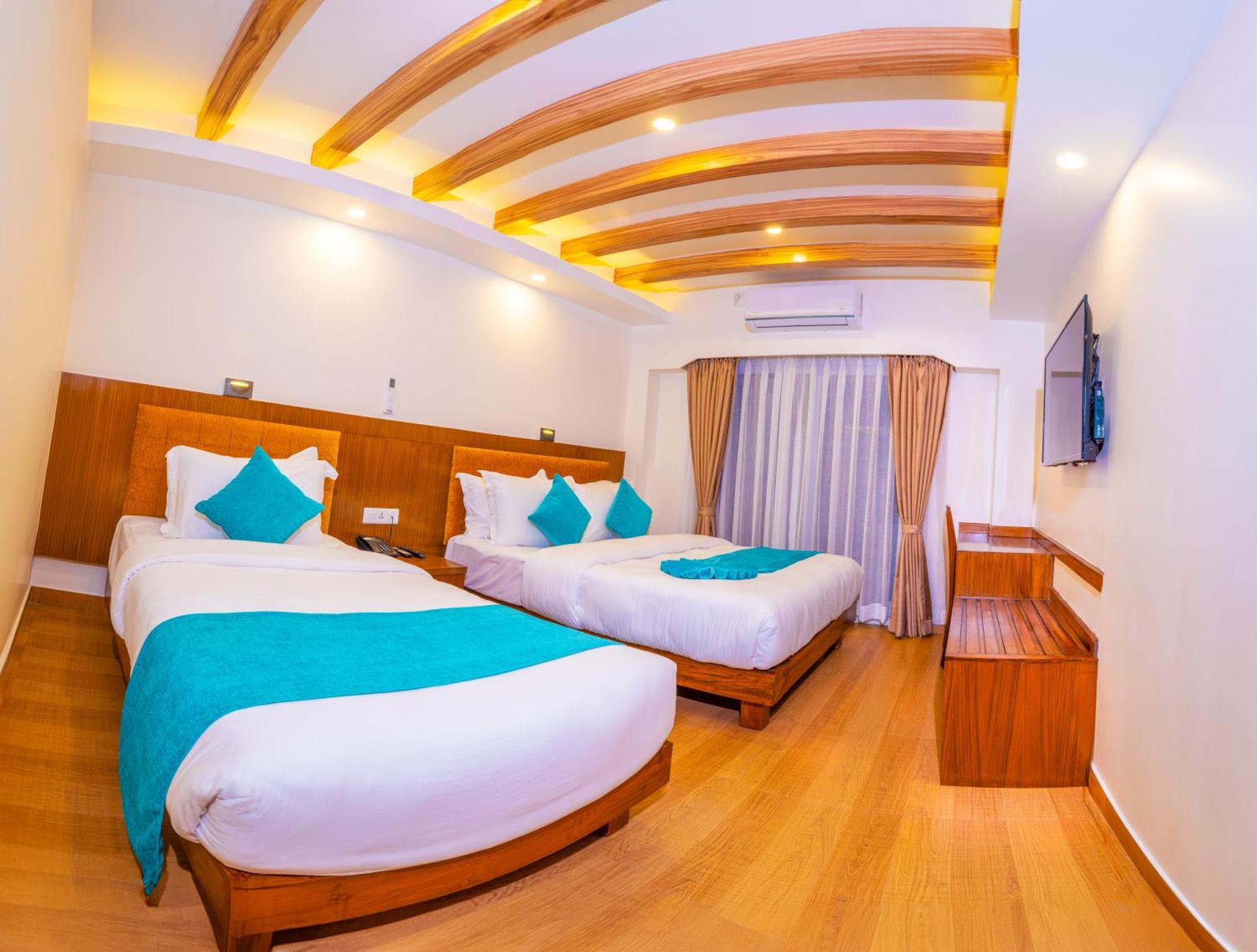 Pokhara Alpine And Springs Hotel Exterior foto