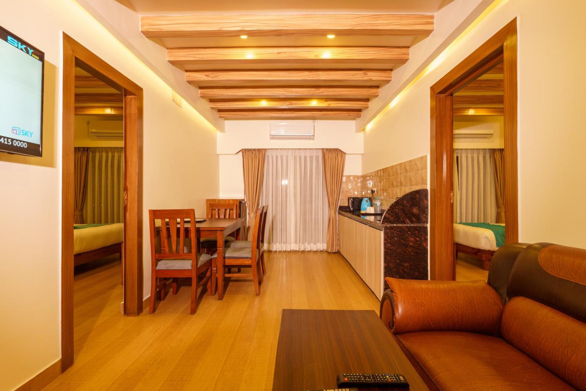 Pokhara Alpine And Springs Hotel Exterior foto