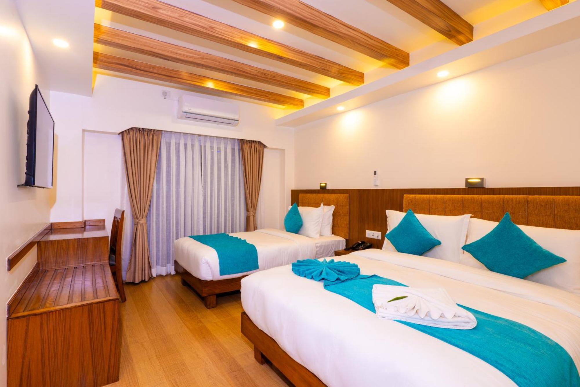 Pokhara Alpine And Springs Hotel Exterior foto