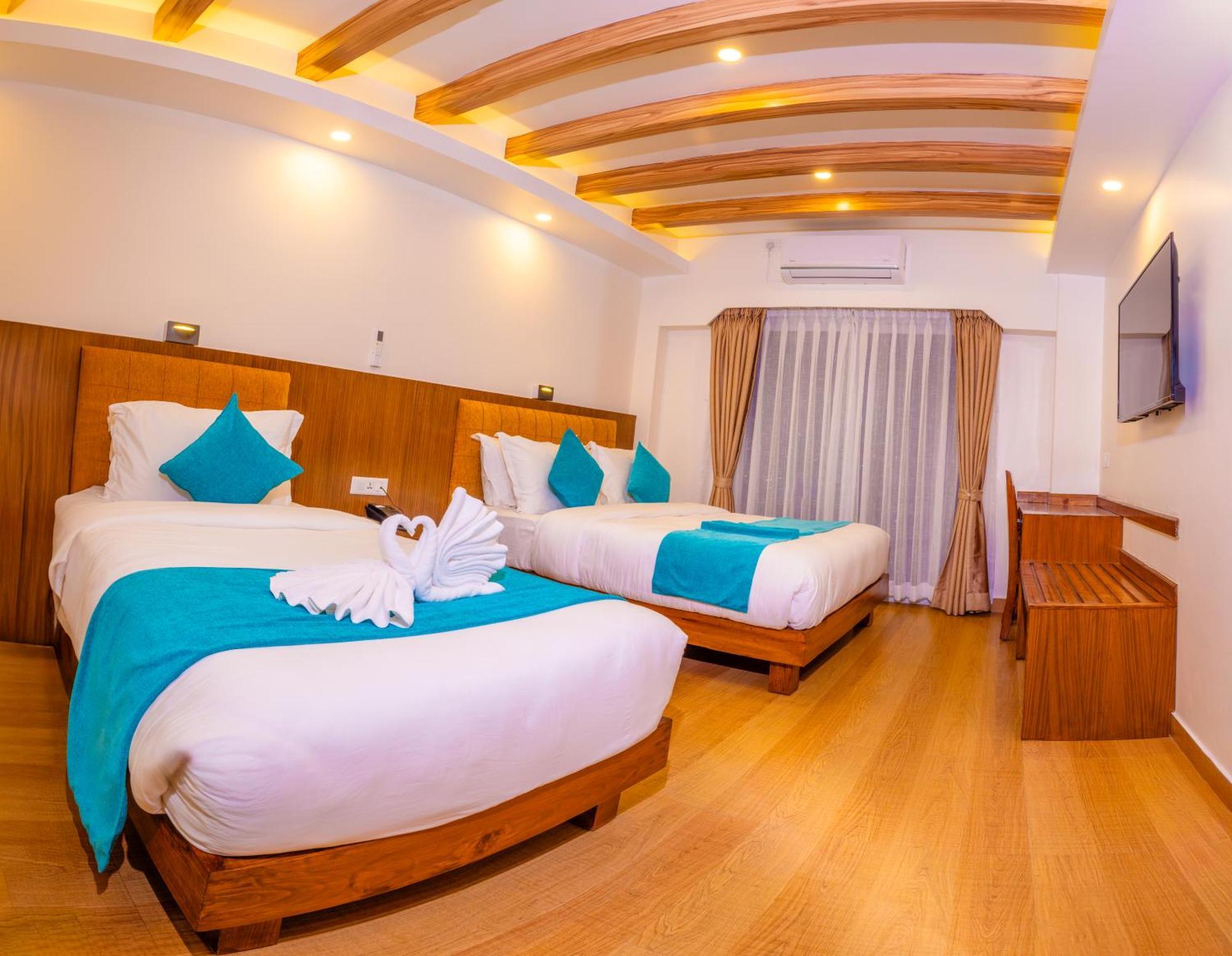 Pokhara Alpine And Springs Hotel Exterior foto